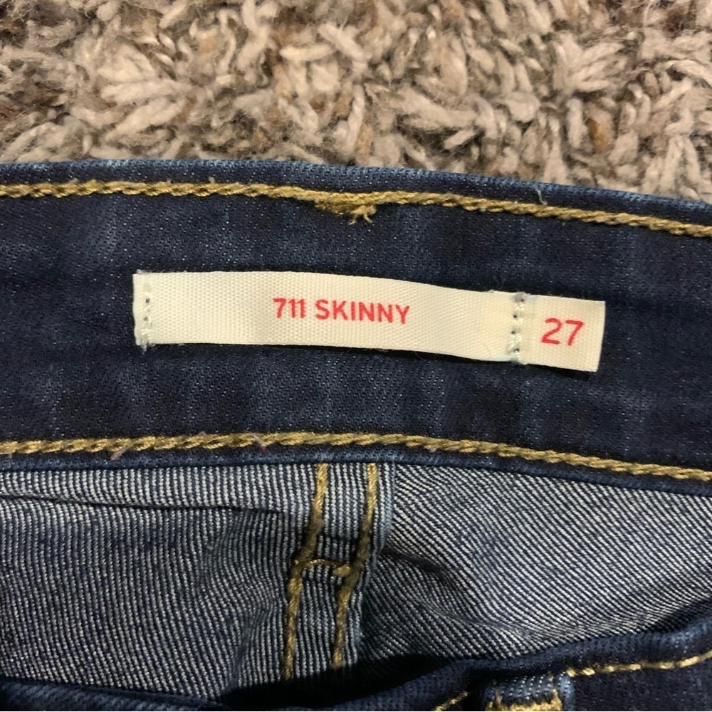 Women’s Levi’s 711 Jeans - Picture 2 of 4